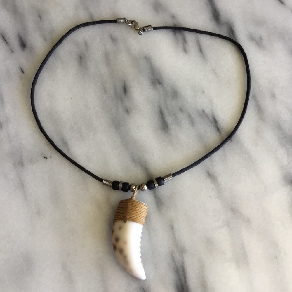 Edgy Shell 🐚 Necklace